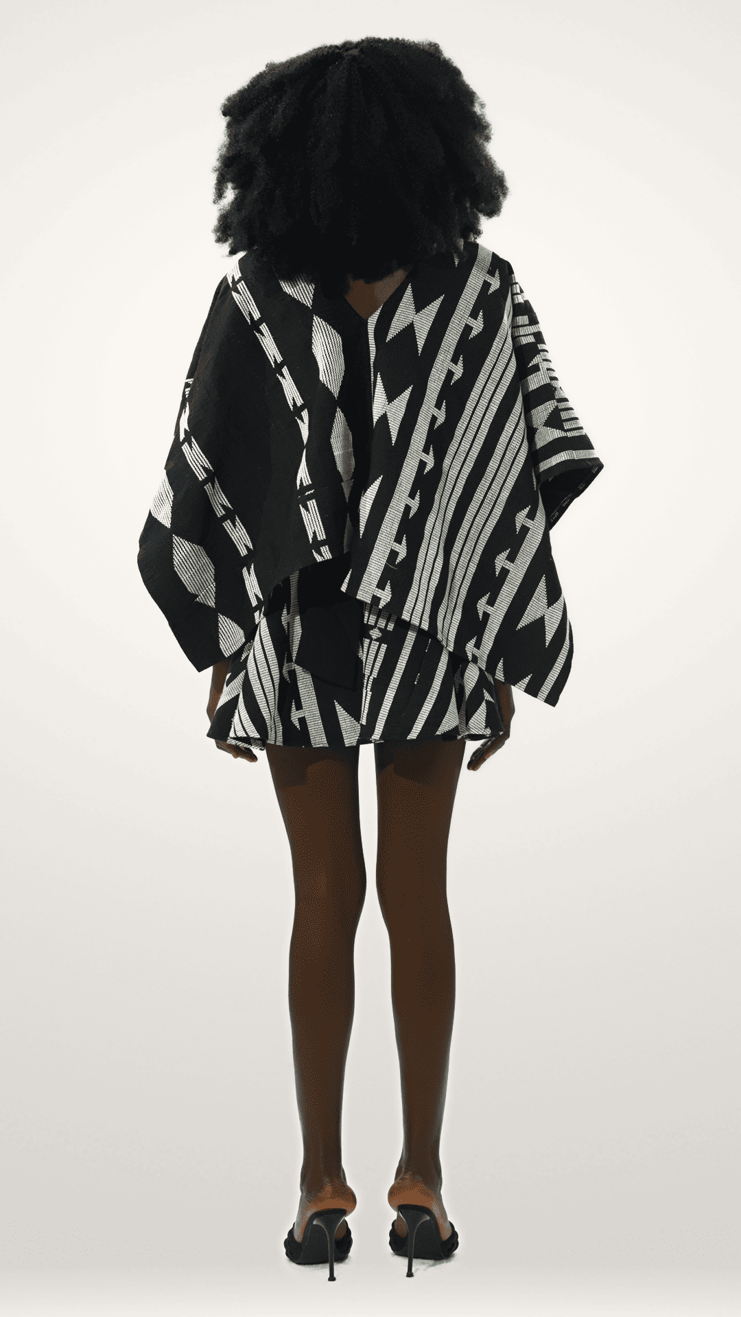 Meena Monochrome Black Hertunba