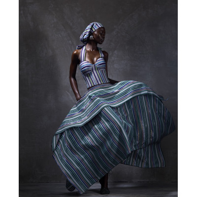 Mowa Set in Grey Multi-Color